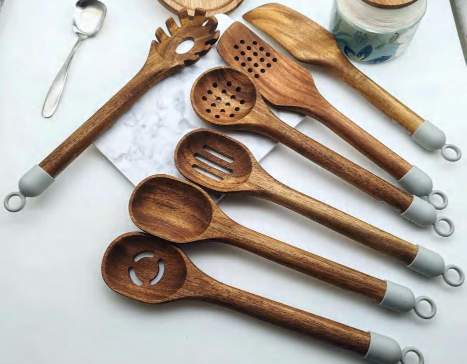 Wood kitchen utensils 