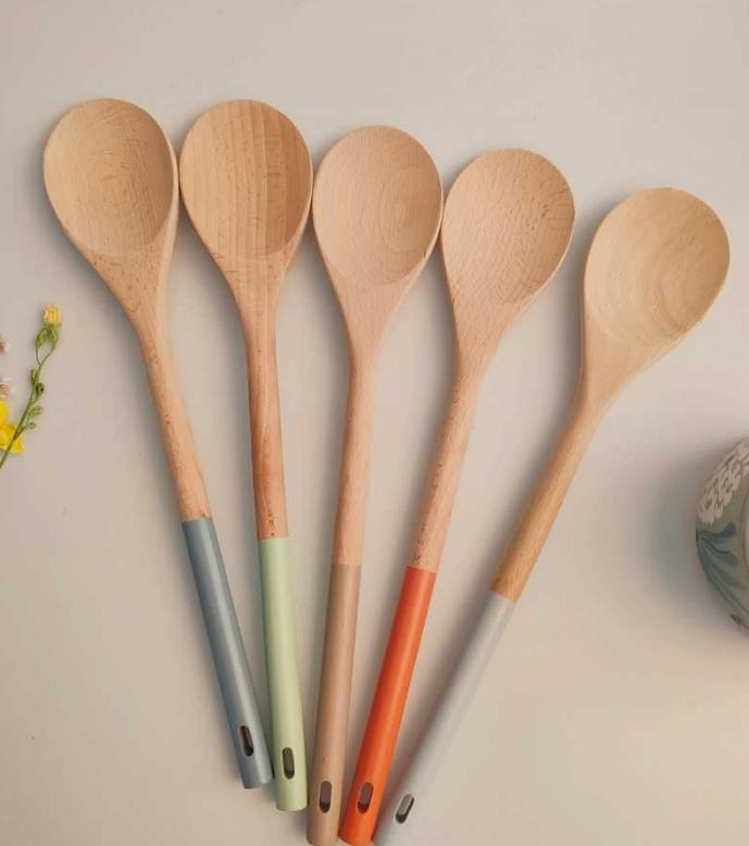 Wood kitchen utensils 