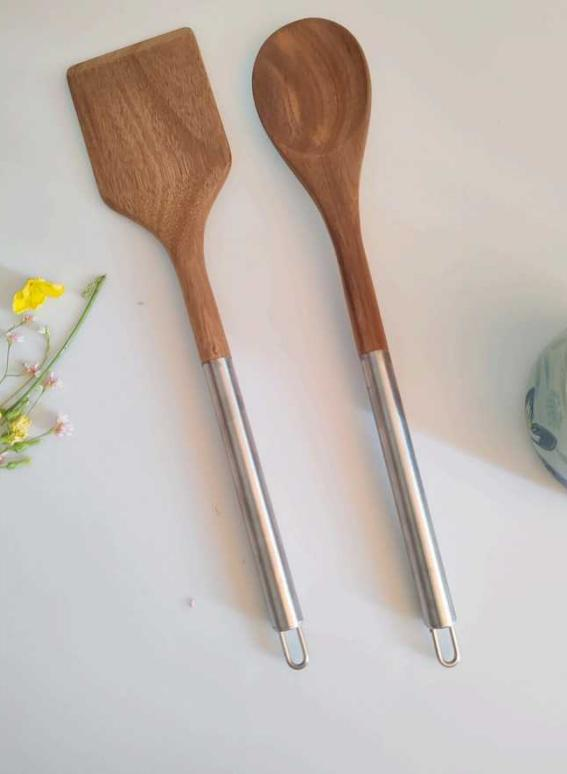 Wood kitchen utensils 