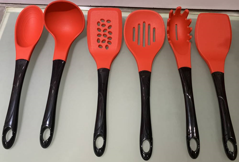 Silicone kitchen utensils 