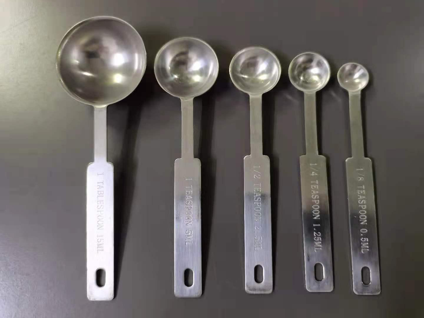Measurement cups & spoons